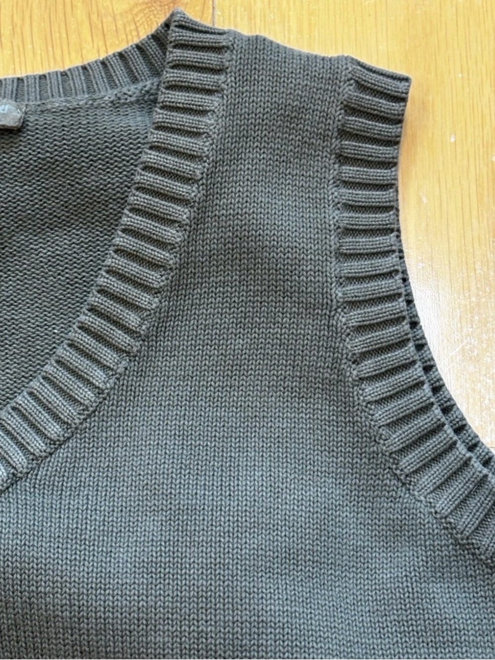 John Galt O/S Women’s V-Neck Cotton Vest - Picture 3 of 6